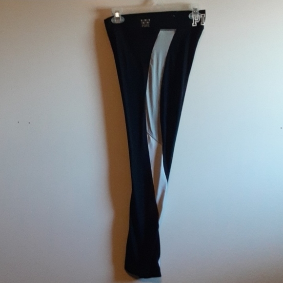 PINK Victoria's Secret Ultimate Leggings - Picture 13 of 16